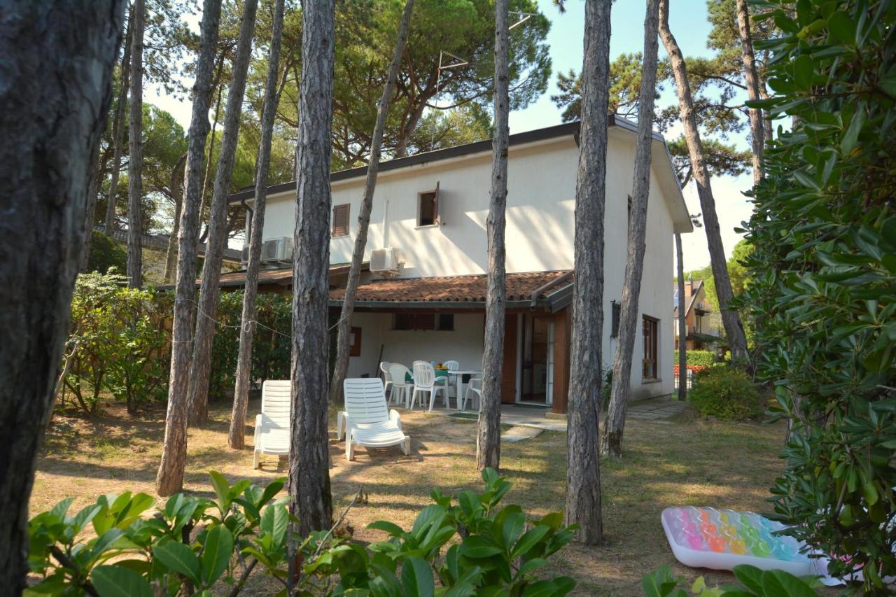 Villa In Lignano Riviera Comfortable Линьяно-Саббьядоро Экстерьер фото